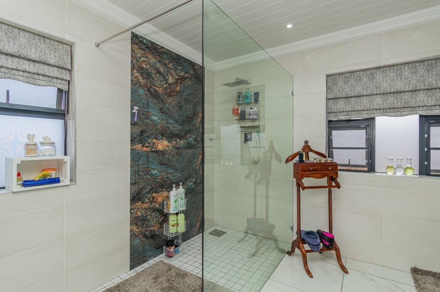 4 Bedroom Property for Sale in Monte Christo Western Cape